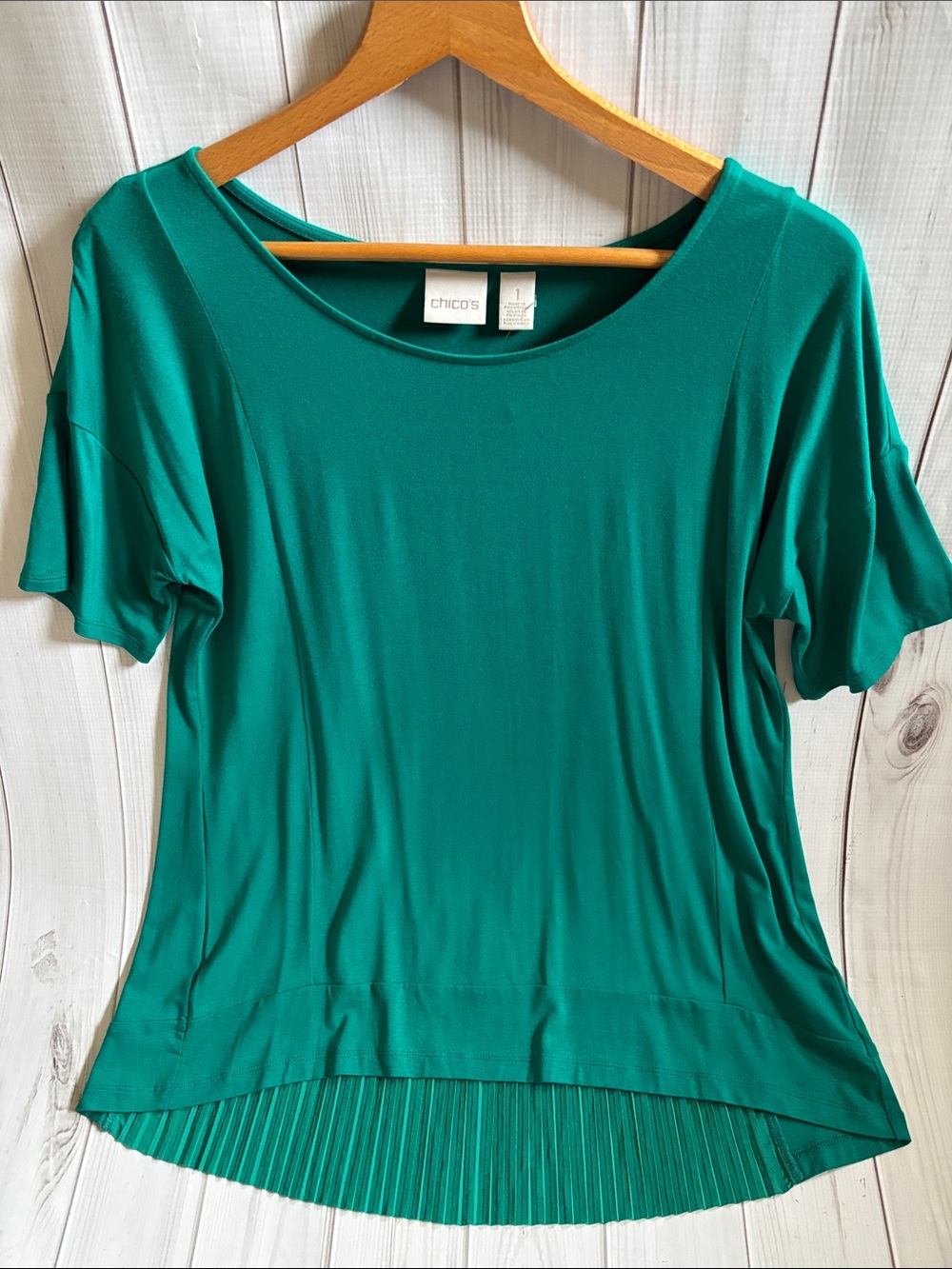 Chico's Emerald Green High-Low Short Sleeve Pleated-Hem Top